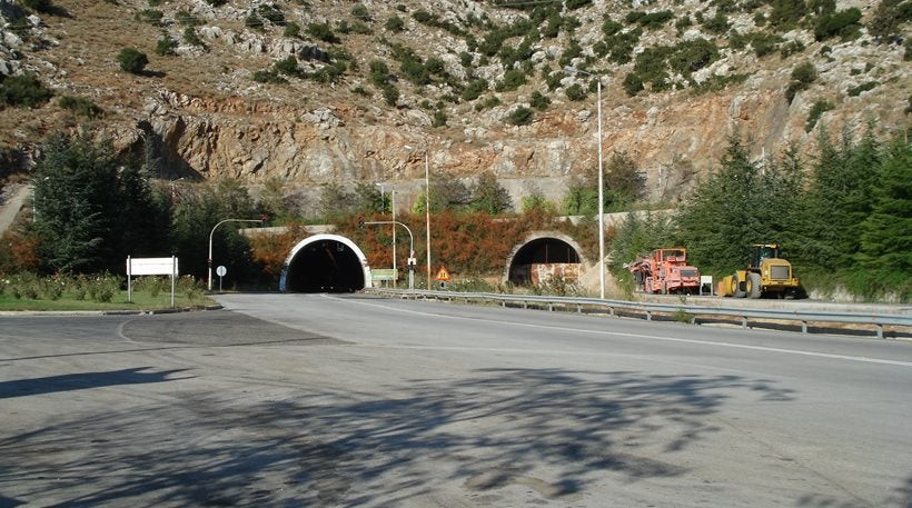 Aυτά μόνο στην Ελλάδα:  Μόλις τέσσερα ραντάρ για την ταχύτητα σε ολόκληρο το εθνικό δίκτυο της χώρας